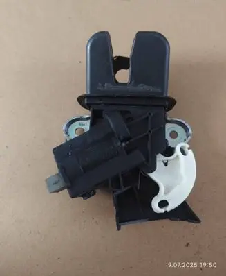 Audi A6 S6 C6 4F Tailgate/trunk/boot lock/catch/latch 4F5827505D 4F5827505