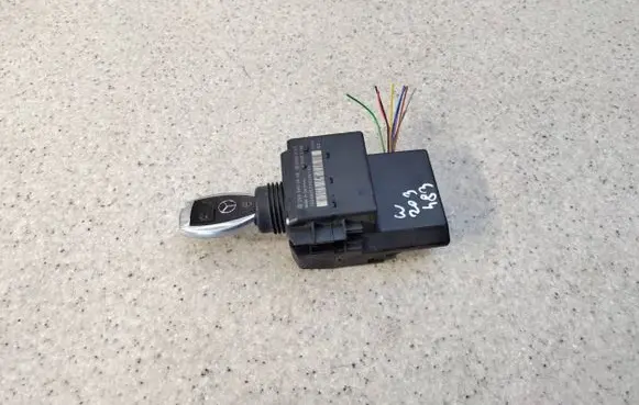 Mercedes-Benz C W203 Ignition lock 2035450508