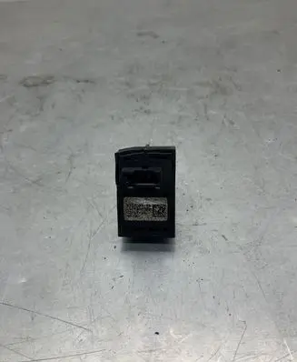 BMW 5 G30 G31 Electric window control switch 9327031