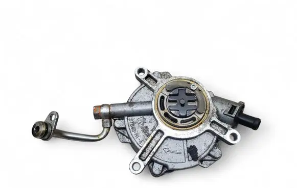 Volkswagen PASSAT B7 USA Vacuum pump 06L145100F
