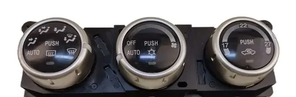 Mitsubishi L200 Climate control/heater control trim 7820A362