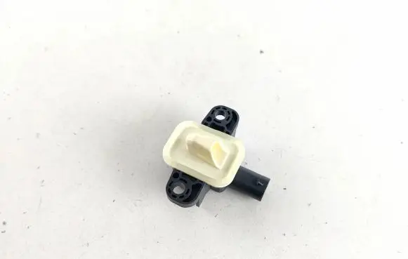 Mercedes-Benz Vito Viano W447 Airbag deployment crash/impact sensor A1668210351 56054084AA