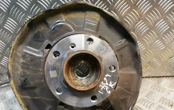 BMW 2 F22 F23 Rear wheel hub