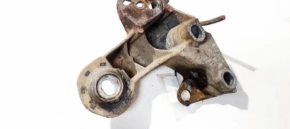 Audi A4 S4 B5 8D Engine mounting bracket 4B0199352
