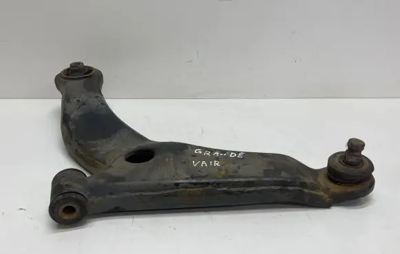 Mitsubishi Grandis Front lower control arm/wishbone