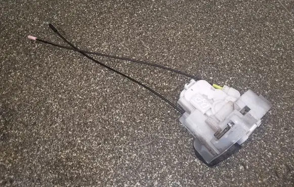 Subaru Forester SH Front door lock