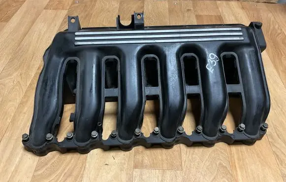 BMW 5 E39 Intake manifold 7789247 7789329 7789287