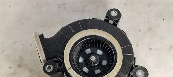 Nissan Qashqai J12 Hybrid/electric vehicle battery fan 50809003