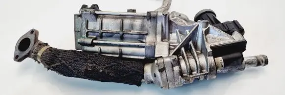 Jaguar XF X250 EGR valve cooler 9X2Q9U438CA 701881040 11T250