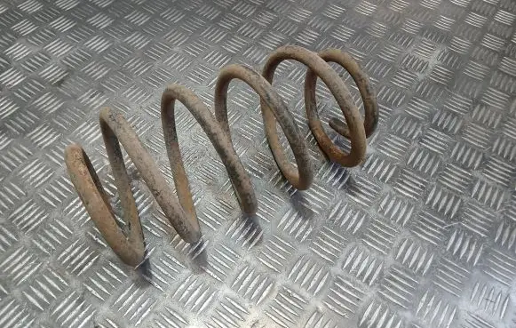 Jeep Grand Cherokee (WK) Rear coil spring
