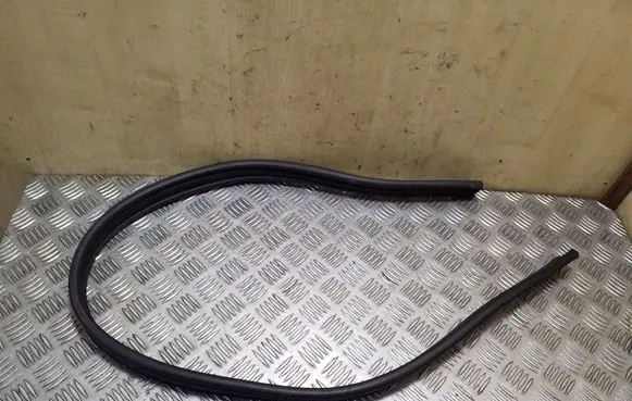 Volvo S60 Engine compartment rubber 