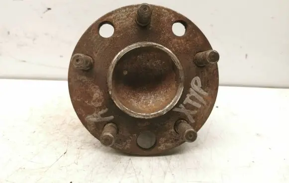 Nissan X-Trail T30 Rear wheel bearing hub 