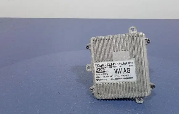 Skoda Superb B5 (3U) Voltage converter/converter module 922941571AA