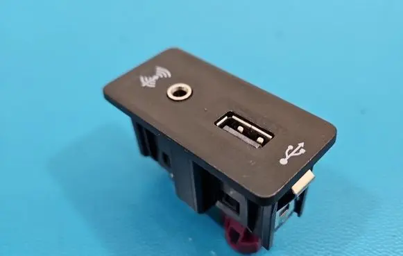 Volkswagen PASSAT B8 USB socket connector 5G0035222F IMPRK1570284