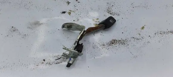 Mitsubishi L200 Fuel cap release pull handle NOCODE