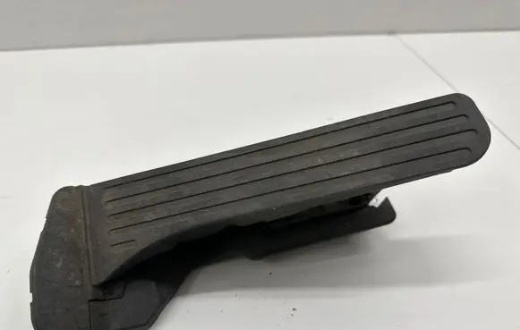 Volkswagen Golf Plus Accelerator throttle pedal 6PV008745