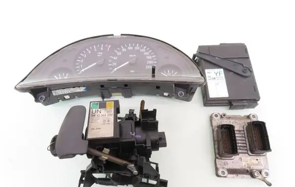 Opel Corsa C Engine control unit/module ECU 55352622 0261208253 13173350WD