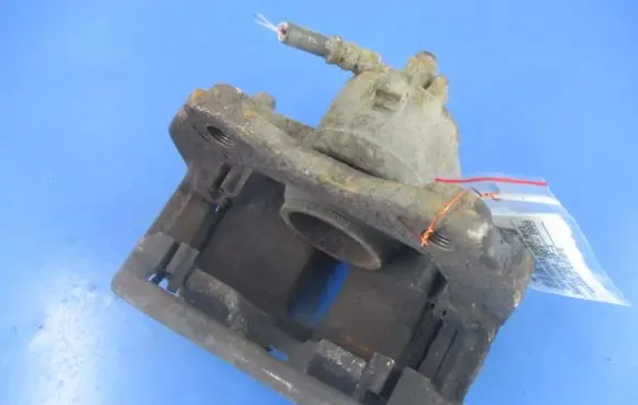 Nissan Primera Front brake caliper