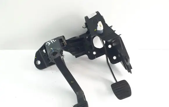 Opel Movano B Pedal assembly 8200672233 8200672367 070108G