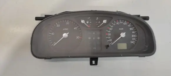 Renault Laguna II Speedometer (instrument cluster) 8200399758 7Y1N7615 501018550083