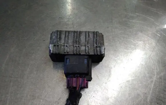 Glow plug pre-heat relay