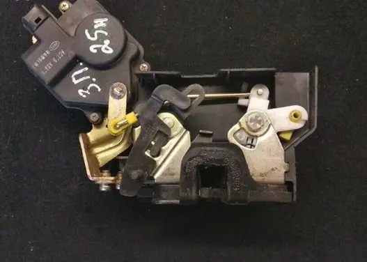 Hyundai Terracan Rear door lock