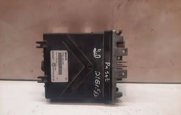 Volkswagen PASSAT B3 Engine control unit/module 037906022ED 0261200328