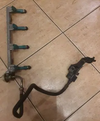 Toyota RAV 4 (XA20) Fuel injector 031042601 2325028080
