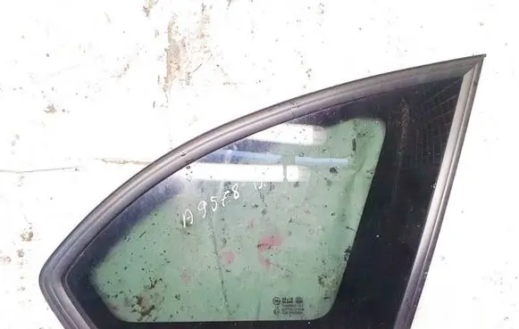 Chevrolet Captiva Rear side window dot736as3m35