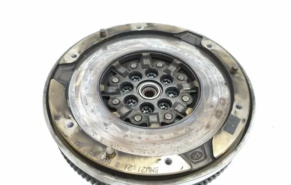 BMW 5 F10 F11 Dual mass flywheel 8605090 MU212