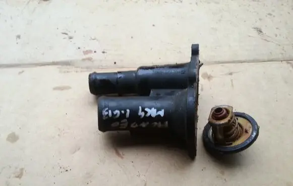 Ford Mondeo MK IV Thermostat housing 