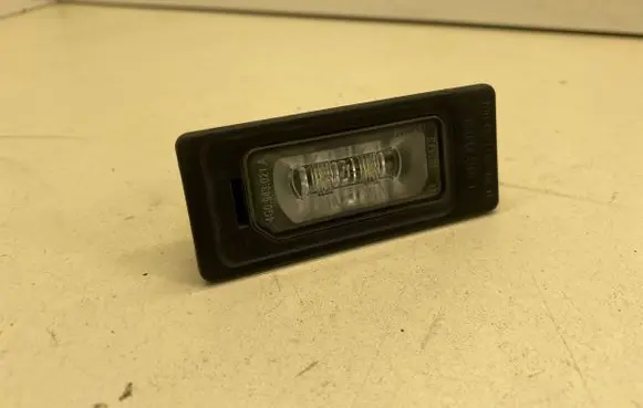 Volkswagen PASSAT CC Number plate light 4G0943021A A095714