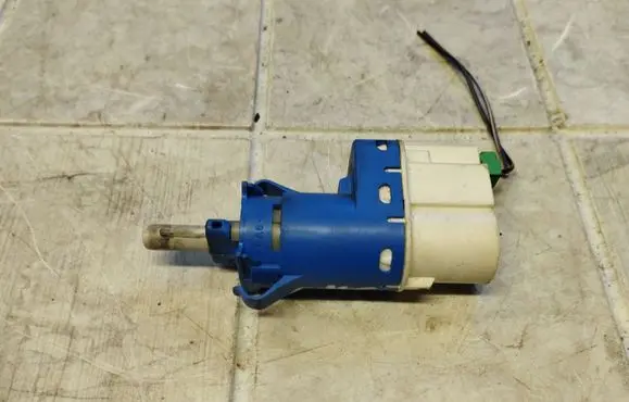 Clutch pedal sensor