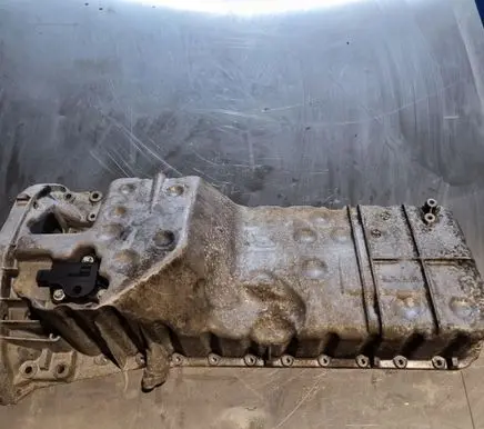 Mercedes-Benz E W211 Oil sump R6470140302