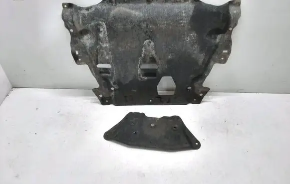 Volvo V60 Engine splash shield/under tray 31280820 AG9N6P013DB