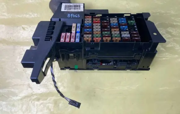 Mercedes-Benz B W245 Fuse module 1695450540