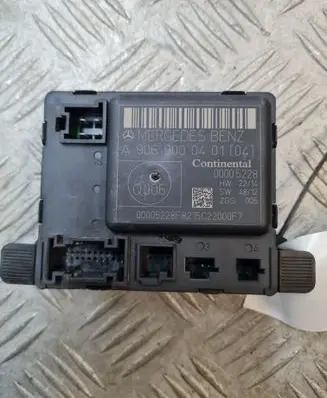 Mercedes-Benz Sprinter W906 Door control unit/module A9069000401