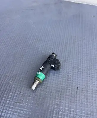 Ford C-MAX I Fuel injector 98MFBC9F593 8034P12692