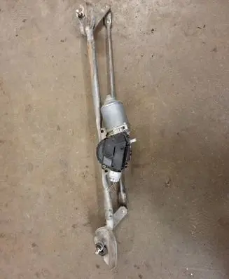 Chrysler PT Cruiser Front wiper linkage and motor 05152034AA