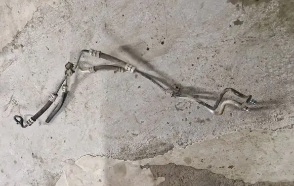 Power steering hose/pipe/line