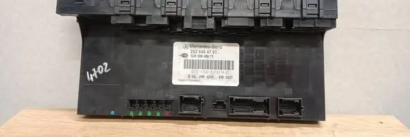 Mercedes-Benz C W203 Fuse box set 2035454701 5DK00848675