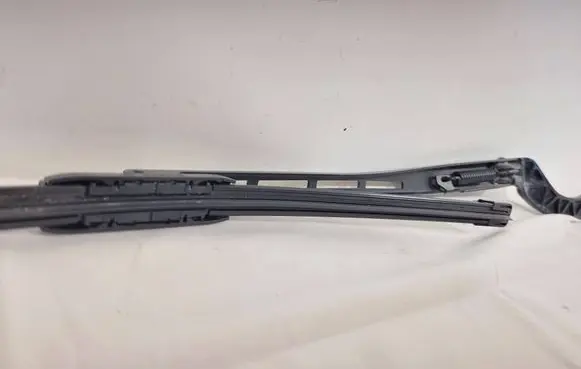 Audi A4 S4 B7 8E 8H Front wiper blade arm 8e2955408c