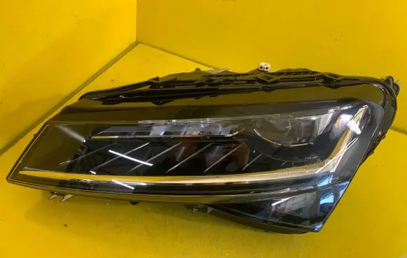 Skoda Superb B8 (3V) Headlight/headlamp 3V1941015E