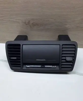Dash center air vent grill