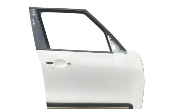 Fiat 500L Front door
