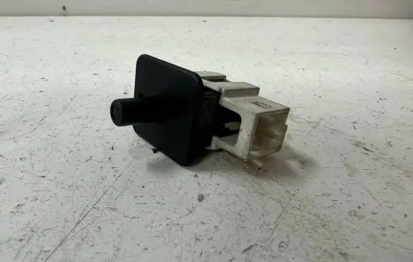 Mercedes-Benz E W211 Front door sensor coupe 2028209410 30011501