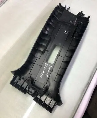 Mitsubishi Eclipse Cross (B) pillar trim (top) 7211a442