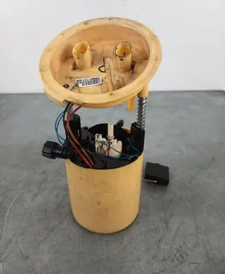 BMW 1 E82 E88 In-tank fuel pump 7190943