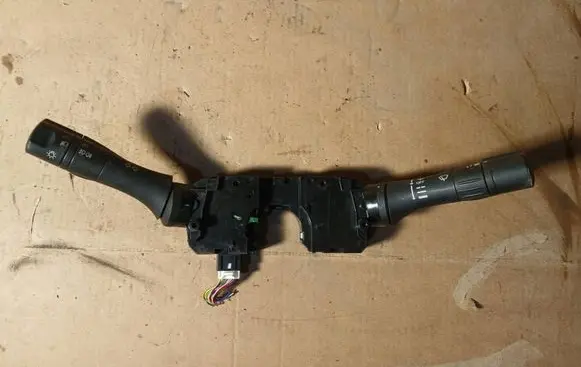 Nissan Navara D23 Wiper turn signal indicator stalk/switch 