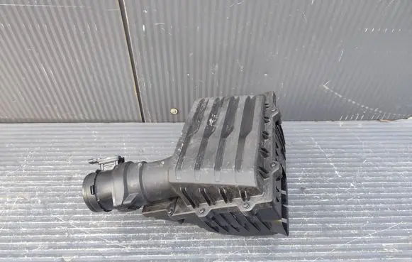 Audi Q3 F3 Air filter box 5QF129601H 5QF129607A 5Q0129620D
